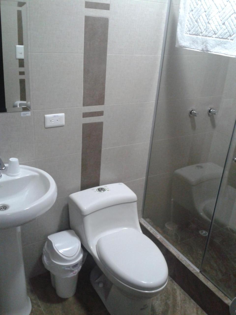 Illari Hotel Риобамба Экстерьер фото